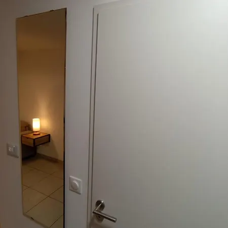 Apartament Avec Parking Prive, Piscine 300m